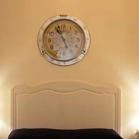 Apartment Nel Cuore Di Pisamonolocale In Palazzo Storico.