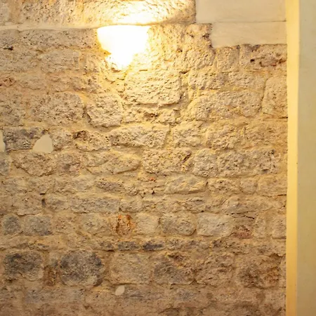 Nel Cuore Di Pisamonolocale In Palazzo Storico. Lejlighed