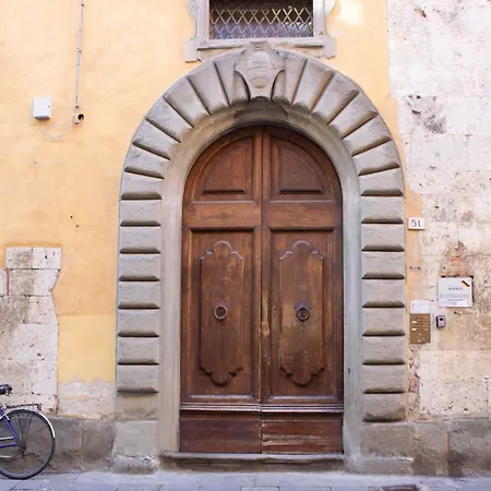 Nel Cuore Di Pisamonolocale In Palazzo Storico. * Pisa