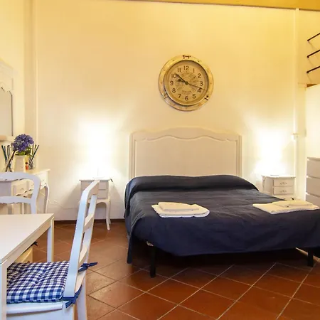 Nel Cuore Di Pisamonolocale In Palazzo Storico. Pisa